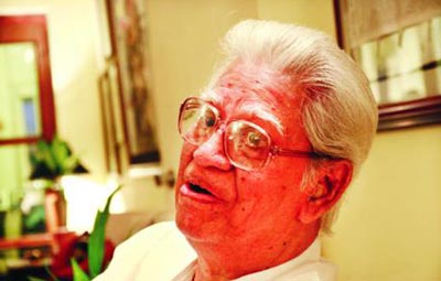Poet Abul Hossain dies at 92